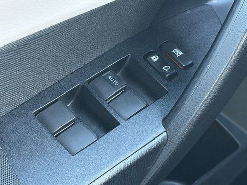 Certified 2017 Toyota Corolla LE w/ Carpet Mat Package (TMS) FWD image 32