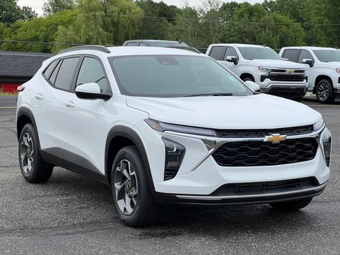 New 2026 Chevrolet Trax LT w/ LT Convenience Package FWD image 38
