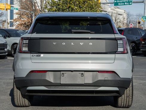 New 2026 Volvo EX30 Cross Country Ultra image 5