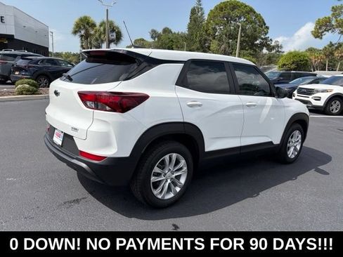 Used 2023 Chevrolet TrailBlazer LS w/ LPO, Blackout Package FWD image 6