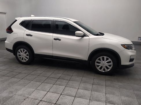 Used 2018 Nissan Rogue S FWD image 11