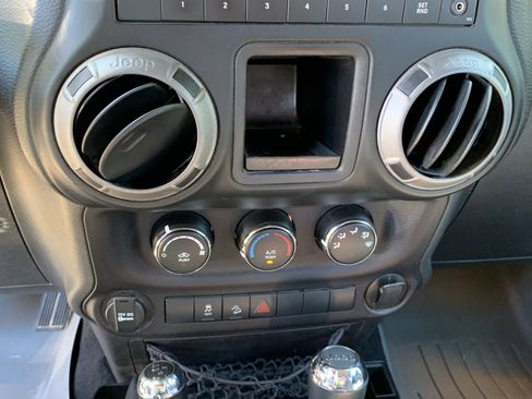 Used 2016 Jeep Wrangler Sport w/ Quick Order Package 24S AWD/4WD image 26