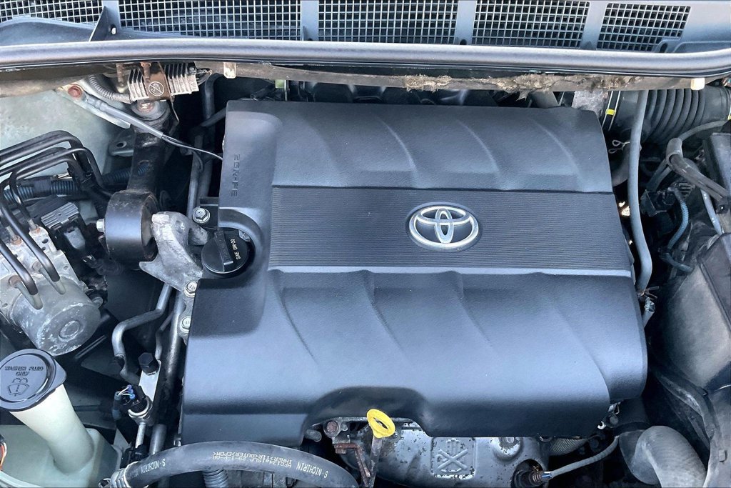 Used 2013 Toyota Sienna XLE FWD image 33