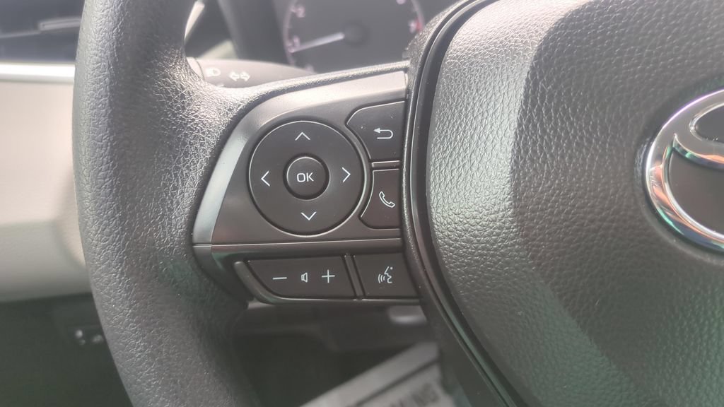 Used 2025 Toyota Corolla LE FWD image 18