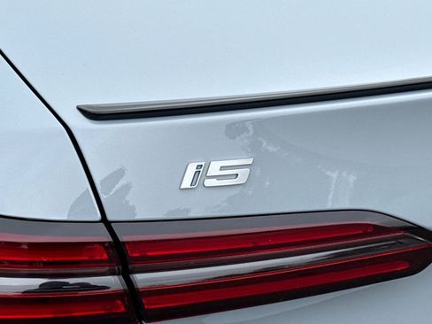 Used 2024 BMW i5 M60 w/ Premium Package image 37