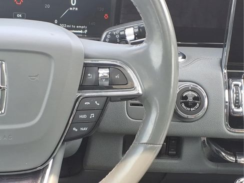 Used 2021 Lincoln Navigator Reserve w/ Luxury Package AWD/4WD image 23