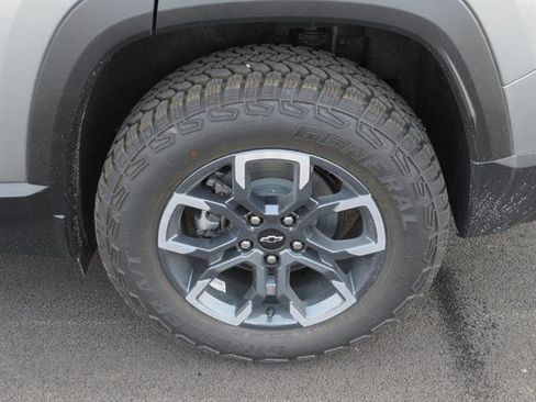 New 2026 Chevrolet Equinox ACTIV w/ LPO, Floor Liner Package image 10