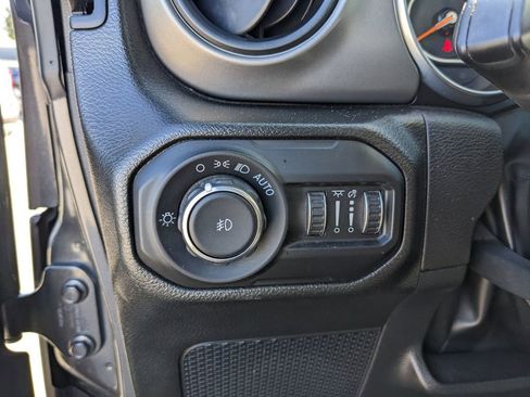 Used 2021 Jeep Wrangler Unlimited Sport image 27