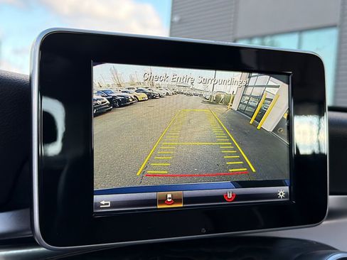 Used 2017 Mercedes-Benz C 300 Sedan image 18