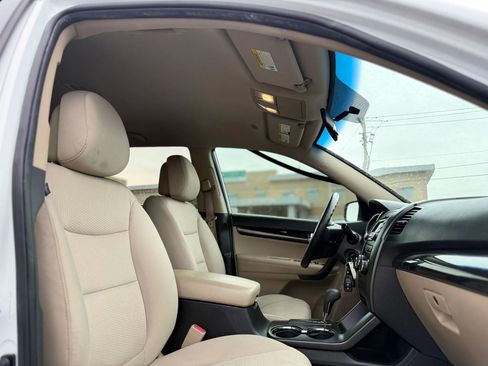 Used 2013 Kia Sorento LX FWD image 23