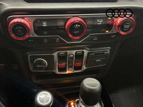 Used 2022 Jeep Gladiator Sport AWD/4WD image 19
