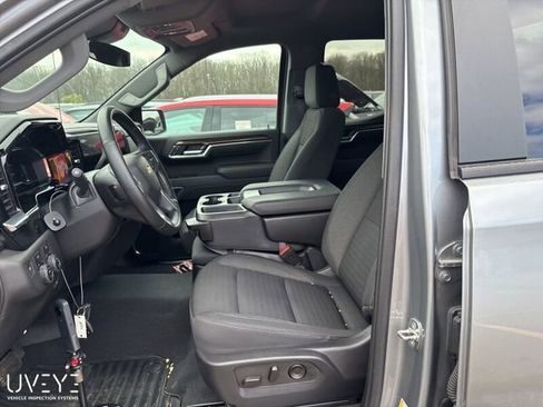 Used 2023 Chevrolet Silverado 1500 LT AWD/4WD image 5