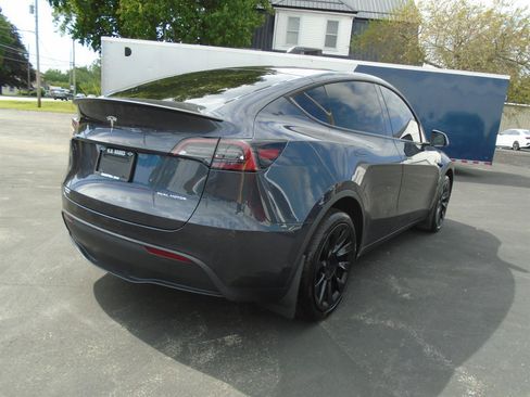 Used 2024 Tesla Model Y Long Range AWD/4WD image 6