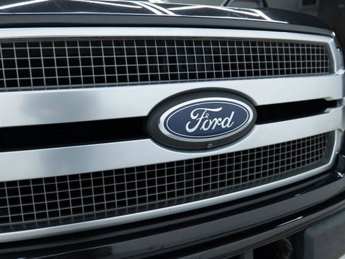 Used 2019 Ford F150 Platinum w/ Technology Package image 17