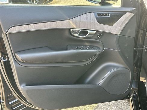 Used 2023 Volvo XC90 T8 Ultimate w/ Lounge Package image 22