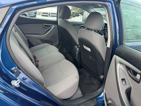 Used 2015 Hyundai Elantra SE image 15