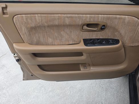 Used 2004 Honda CR-V LX image 18
