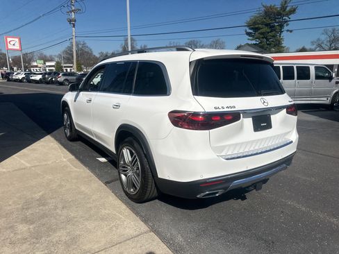 Used 2024 Mercedes-Benz GLS 450 4MATIC image 5