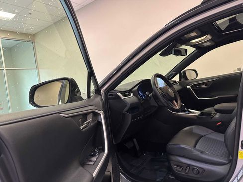 Used 2019 Toyota RAV4 XSE image 22