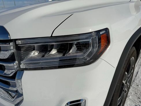 Used 2023 GMC Acadia SLT w/ Technology Package image 9