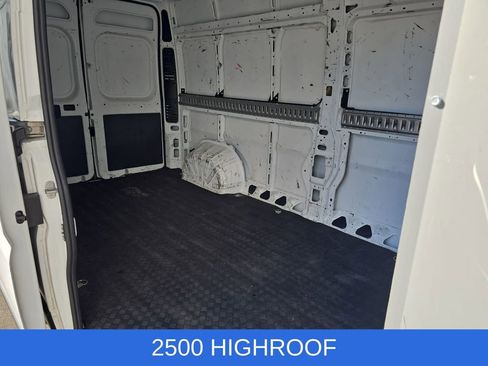 Used 2022 RAM ProMaster 2500 w/ Premium Convenience Group FWD image 11