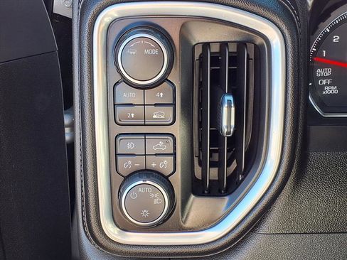 Used 2020 Chevrolet Silverado 1500 RST w/ Texas Edition image 11