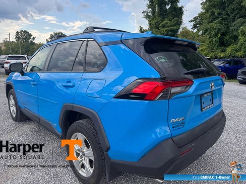 Used 2021 Toyota RAV4 XLE w/ Convenience Package AWD/4WD image 3