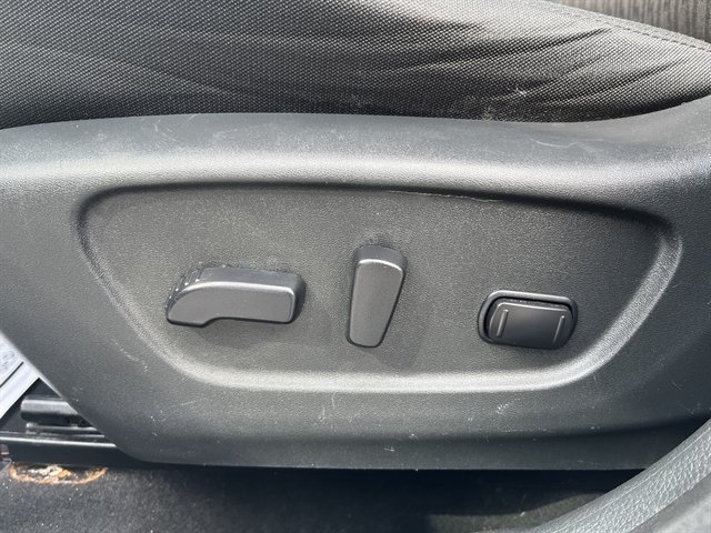 Used 2018 Nissan Rogue SV AWD/4WD image 21
