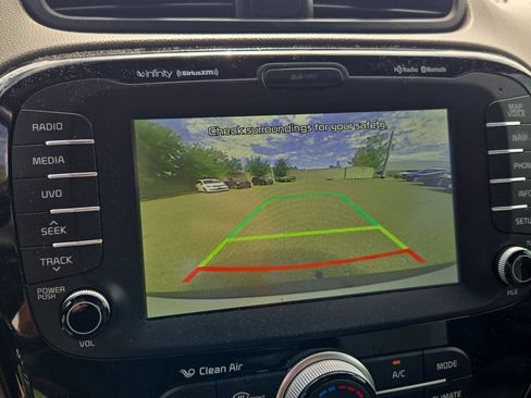 Used 2015 Kia Soul + w/ Audio Package FWD image 16