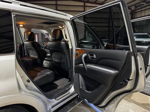 Used 2018 INFINITI QX80 4WD w/ Driver Assistance Package image 24