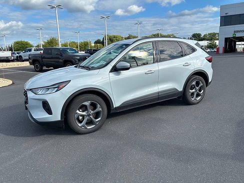 Used 2025 Ford Escape ST-Line Select AWD/4WD image 13