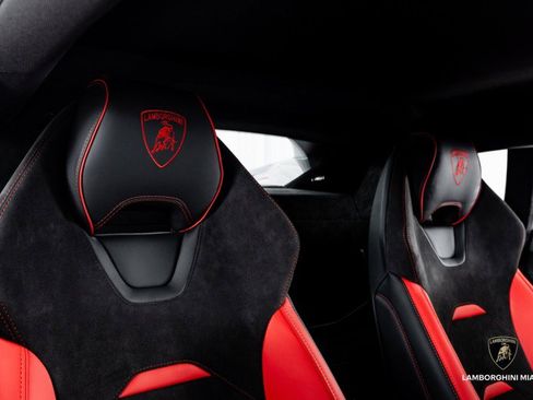 Used 2024 Lamborghini Huracan Tecnica image 43