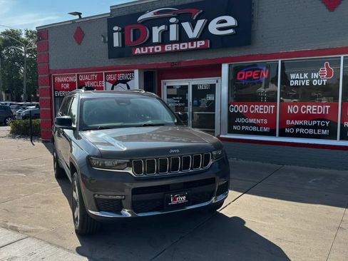 Used 2022 Jeep Grand Cherokee L Limited AWD/4WD image 1