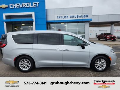 Used 2024 Chrysler Pacifica Touring-L