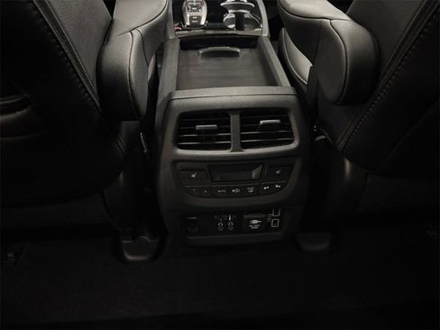 Used 2022 Honda Pilot Touring image 32