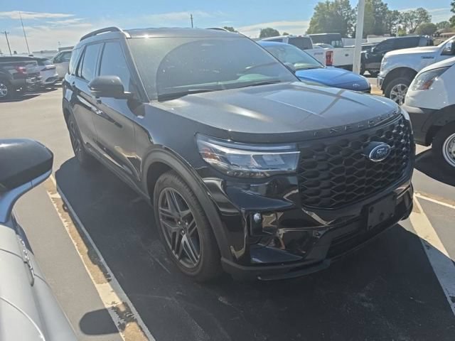 Used 2025 Ford Explorer ST-Line w/ Premium Package RWD image 1