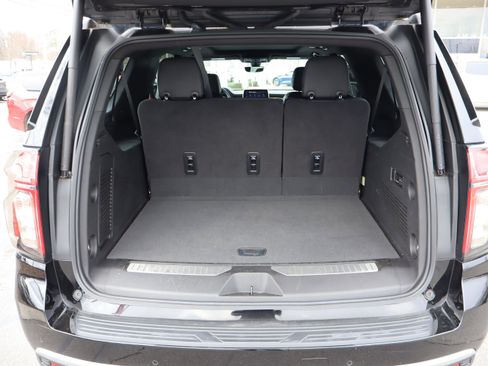 Used 2022 Chevrolet Suburban High Country image 36