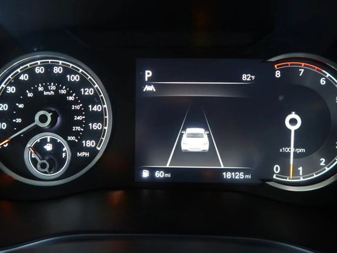 Used 2022 Genesis G70 3.3T RWD image 39