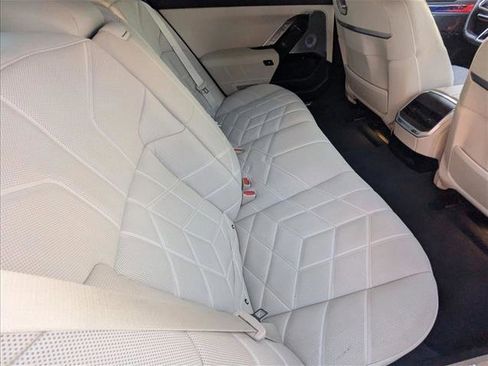 Certified 2023 BMW 760i xDrive w/ Executive Package image 21