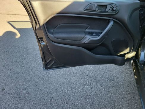 Used 2017 Ford Fiesta SE image 25