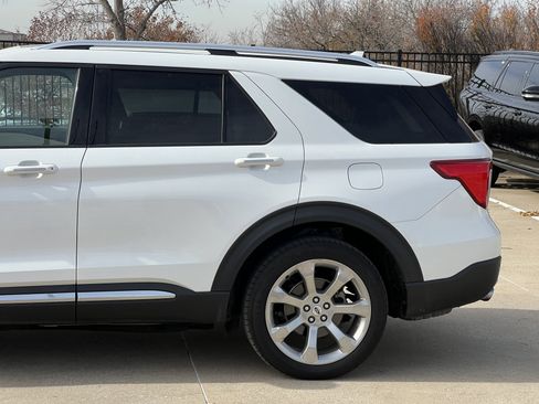 Used 2020 Ford Explorer Platinum w/ Premium Technology Package image 21
