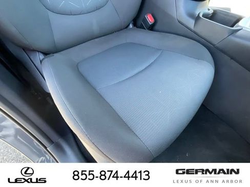 Used 2025 Toyota RAV4 XLE AWD/4WD image 21
