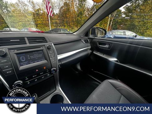 Used 2017 Toyota Camry SE image 22