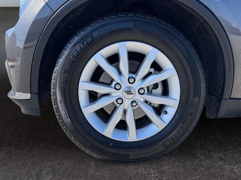 Used 2019 Dodge Durango SXT w/ 3rd Row Seating Group image 9