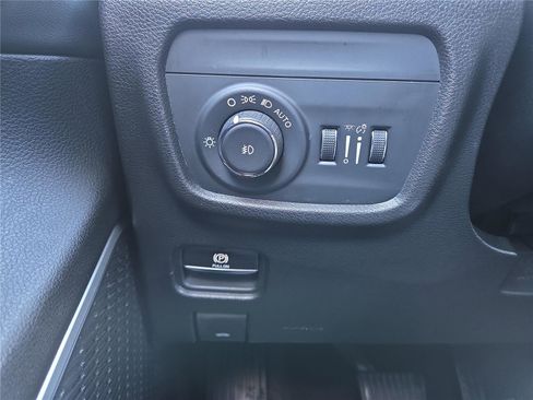 Used 2021 Jeep Grand Cherokee L Limited w/ MOPAR Finishing Package image 16