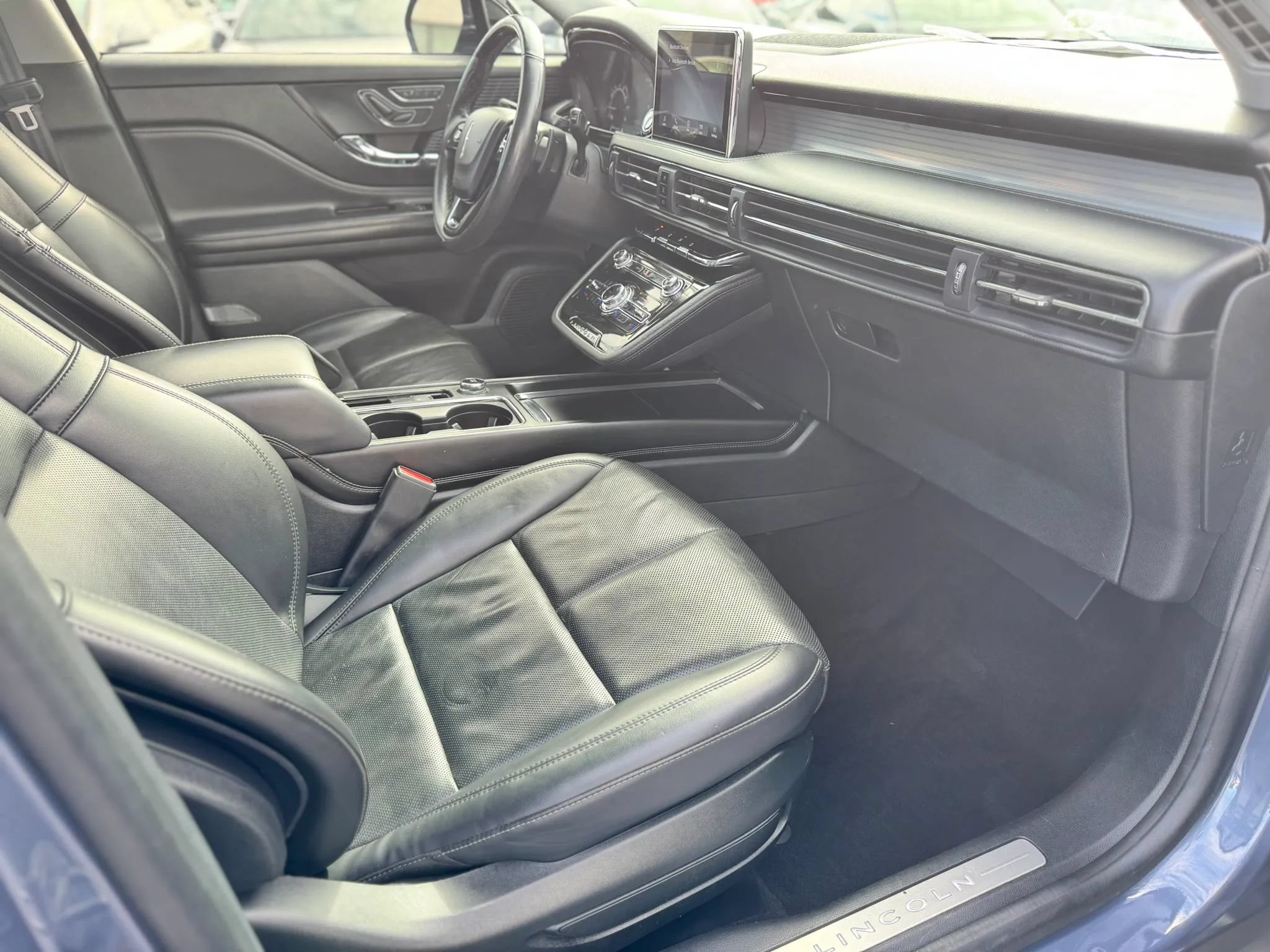 Used 2022 Lincoln Corsair AWD w/ Premium Package image 12