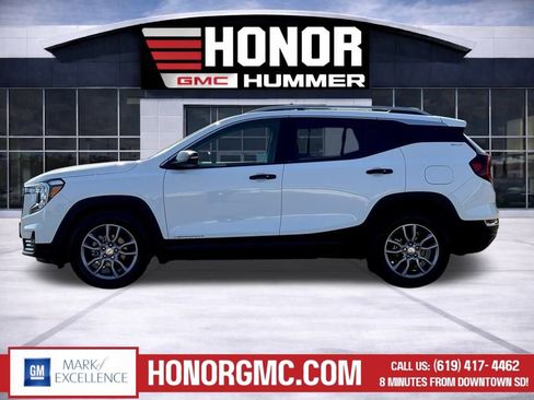 Used 2024 GMC Terrain SLT image 6