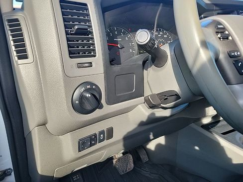 Used 2019 Nissan NV 3500 SL w/ Back Door Glass Package image 10