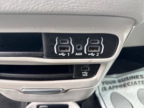 Used 2023 Chrysler Pacifica Touring-L w/ Uconnect Theater Family Group image 12