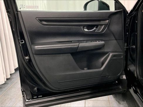 Used 2023 Honda CR-V LX image 9